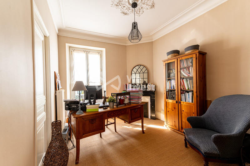 Maison - 195 m² - 9 pièces