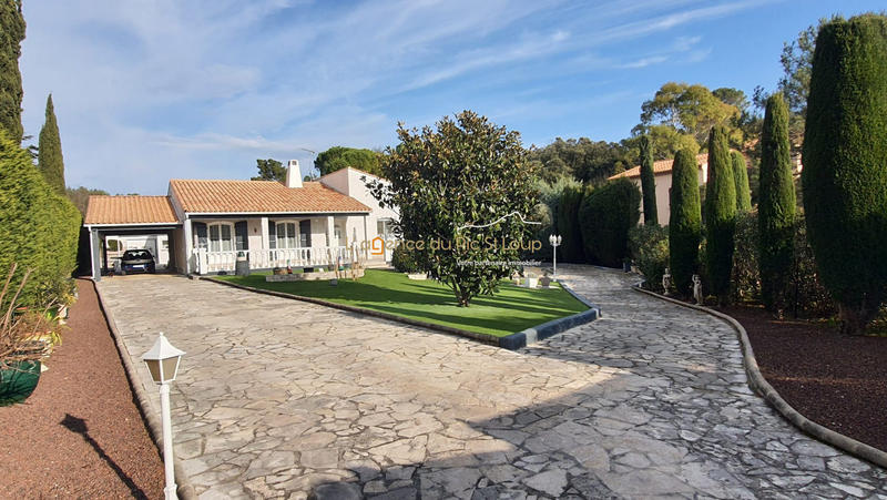 Villa - 190 m² - 6 pièces