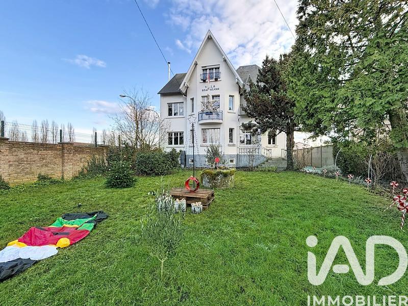 Maison - 244 m² - 11 pièces