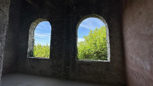 Maison - 220 m² - 8 pièces