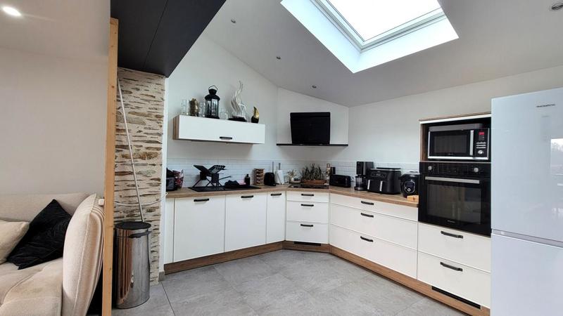 Maison - 96 m² - 4 pièces