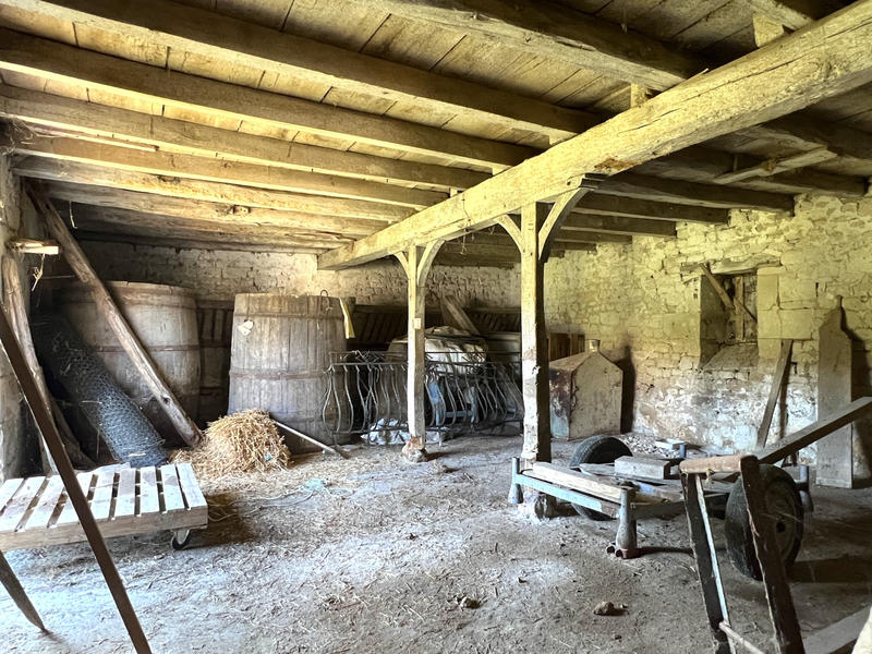 Ferme - 700 m² - 1 pièce