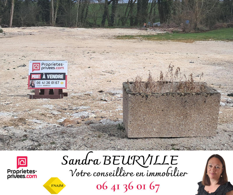 Terrain constructible - 1 796 m²