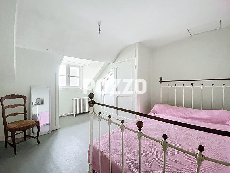 Maison - 171 m² - 8 pièces