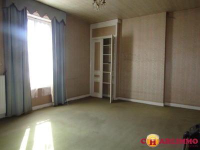 Maison traditionnelle - 166 m² - 5 pièces