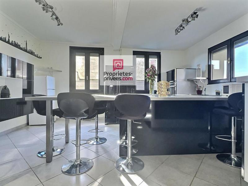 Maison - 177 m² - 6 pièces