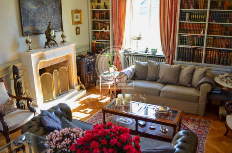 Maison - 240 m² - 12 pièces