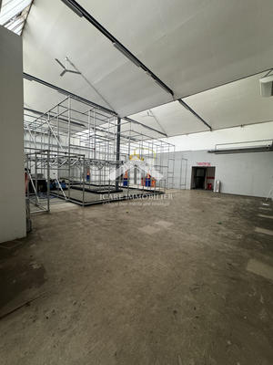 Local commercial - 964 m²