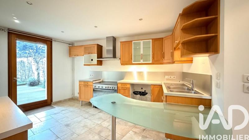 Maison de ville - 268 m² - 9 pièces