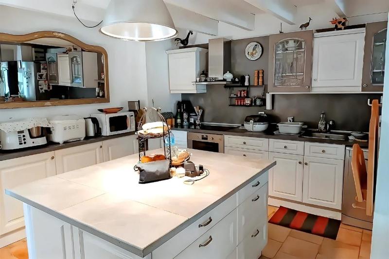 Propriété - 153 m² - 6 pièces