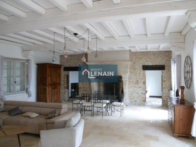 Maison - 241 m² - 8 pièces