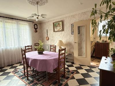 Maison - 90 m² - 4 pièces