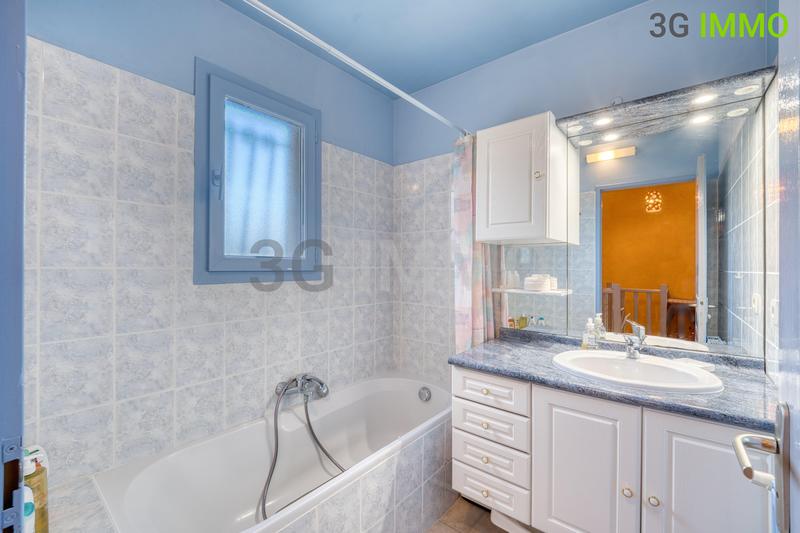 Villa - 143 m² - 5 pièces