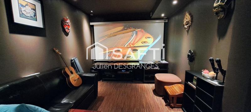 Maison - 200 m² - 7 pièces