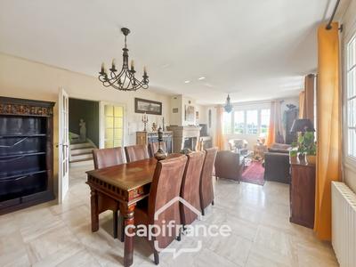 Maison - 166 m² - 7 pièces