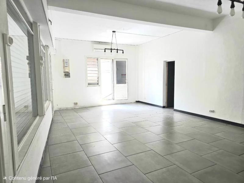 Local commercial - 61 m²