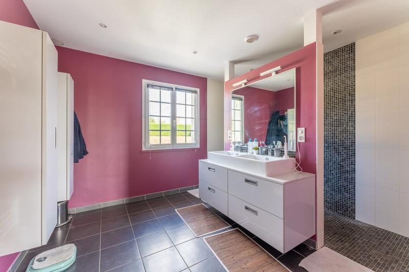 Maison - 181 m² - 7 pièces