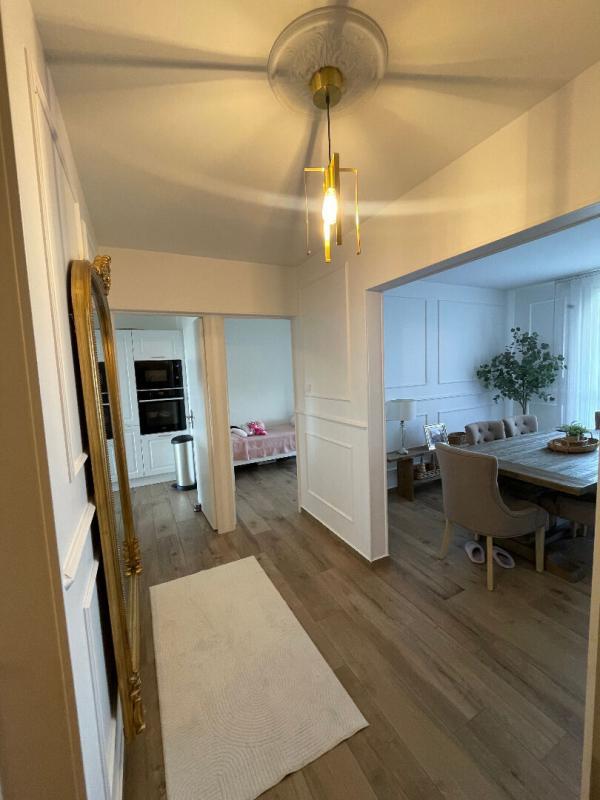 Appartement - 80 m² - 5 pièces