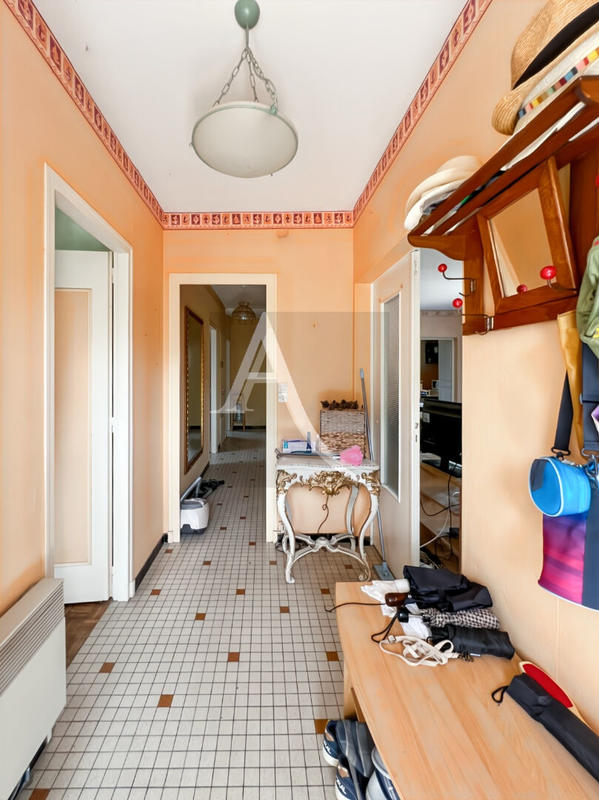 Maison - 97 m² - 5 pièces