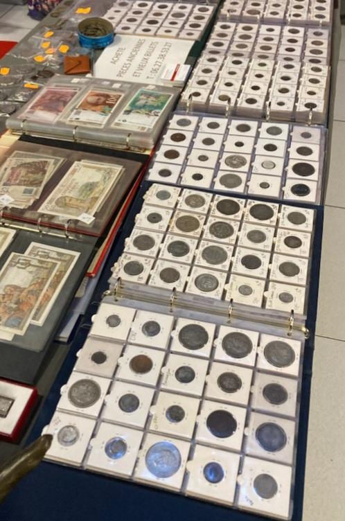 Marché mensuel des brocanteurs professionnels