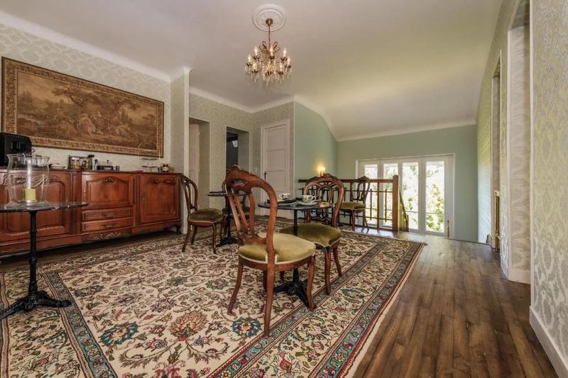 Maison chambre d'hôtes - 217 m² - 8 pièces