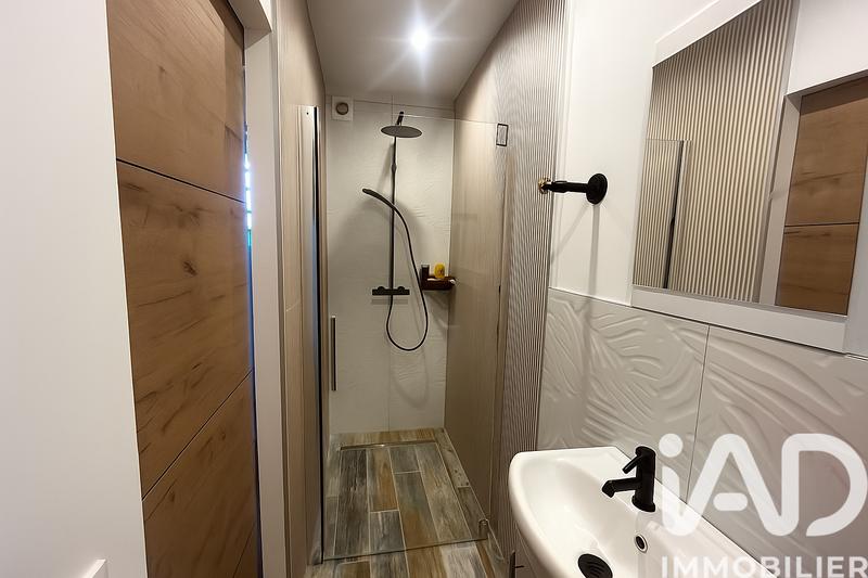 Maison - 237 m² - 8 pièces