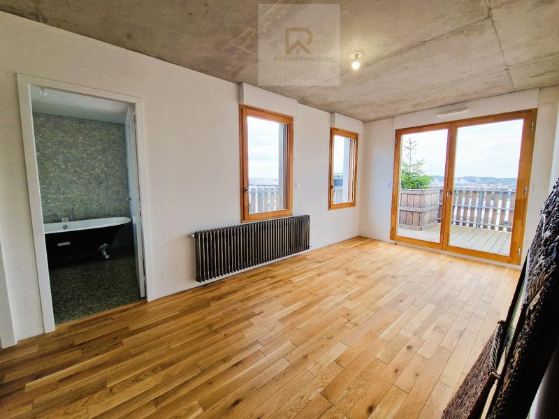 Appartement - 214 m² - 7 pièces