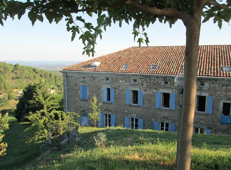 Local commercial - 2 500 m² - 43 pièces