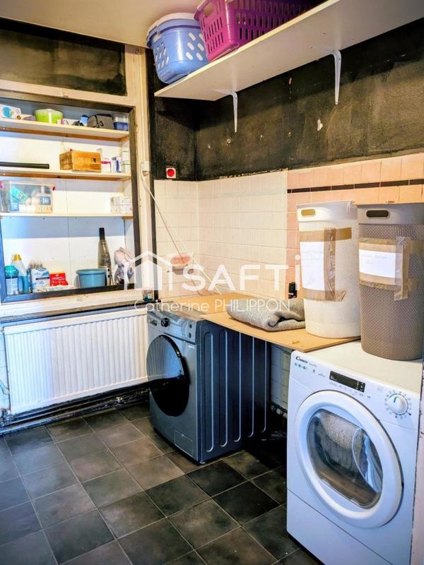 Maison - 285 m² - 10 pièces