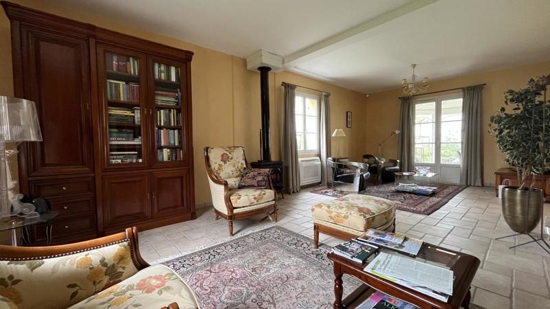 Maison traditionnelle - 190 m² - 6 pièces