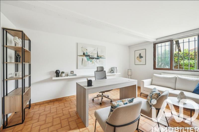 Maison - 230 m² - 9 pièces