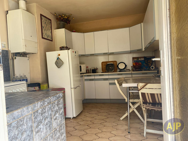 Maison - 220 m² - 8 pièces