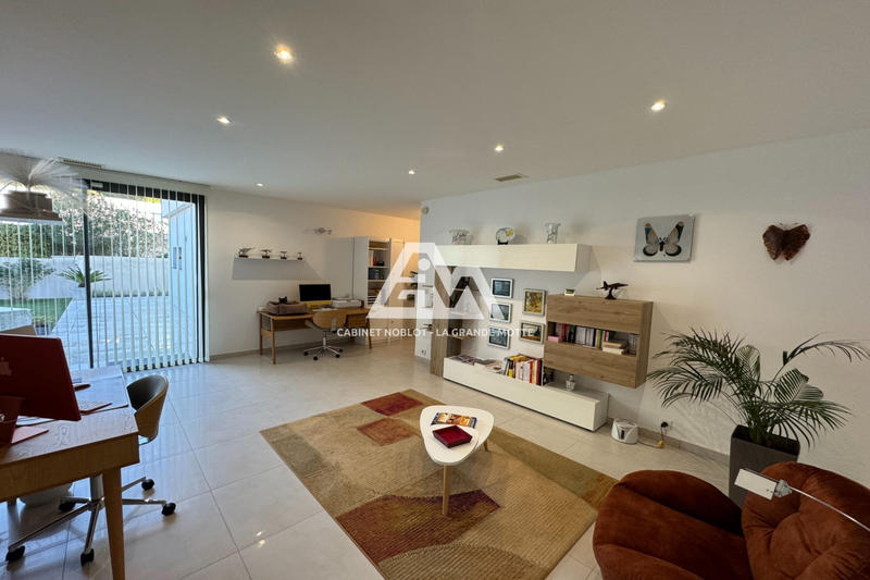 Villa - 179 m² - 6 pièces