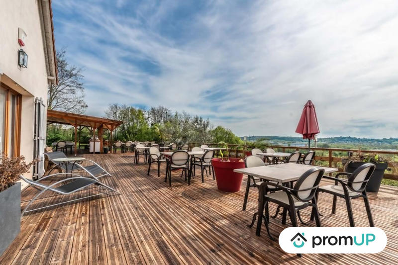 Maison traditionnelle - 380 m² - 10 pièces