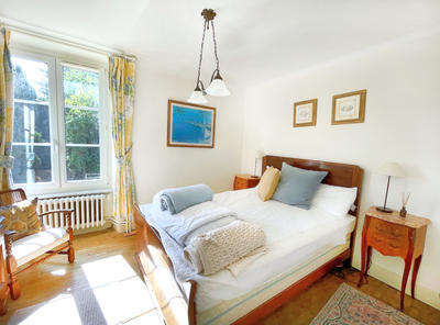 Maison - 218 m² - 12 pièces