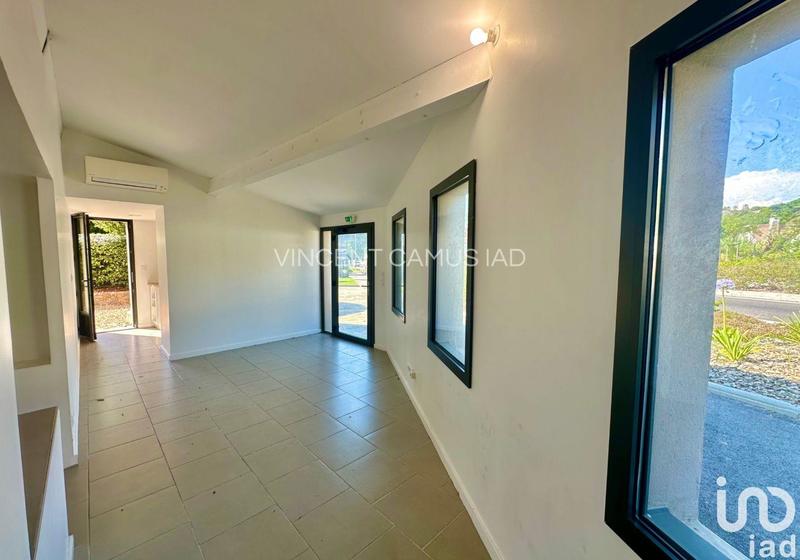 Local commercial - 121 m² - 3 pièces