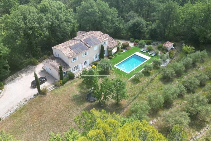 Villa - 192 m² - 8 pièces