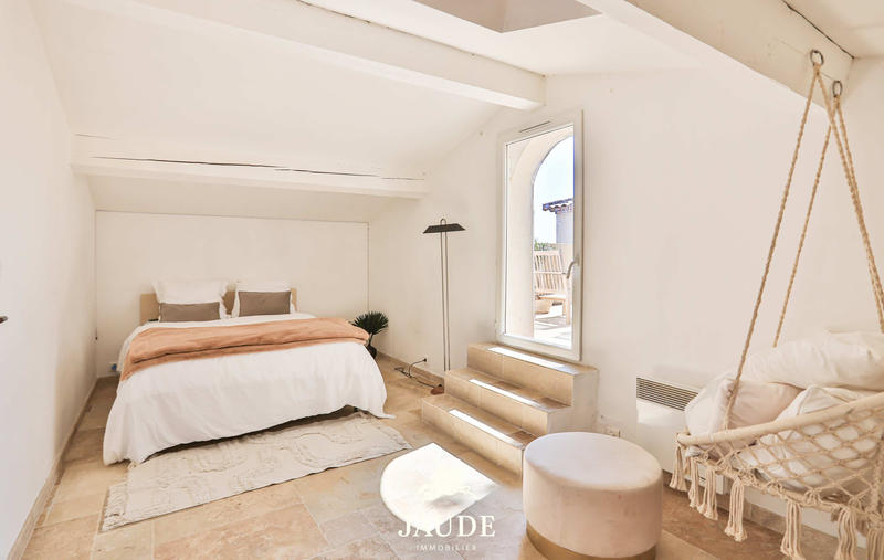 Villa - 240 m² - 6 pièces