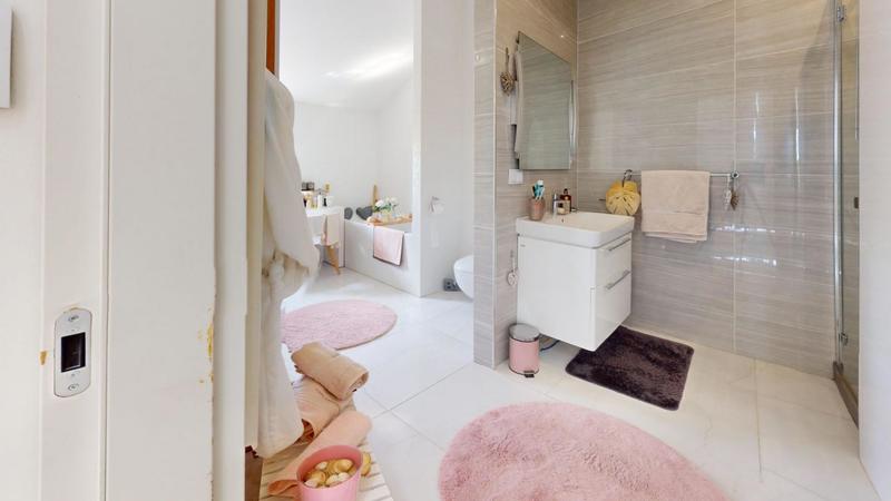 Maison - 291 m² - 9 pièces