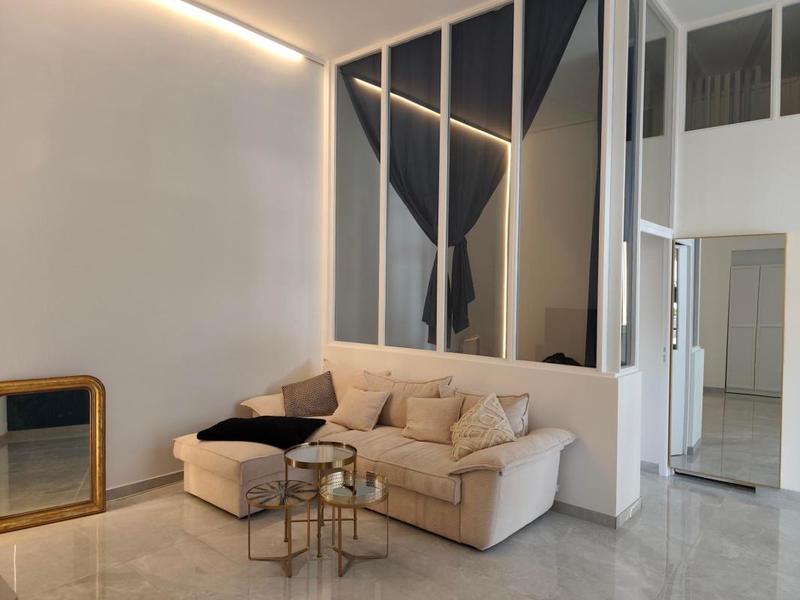 Loft - 84 m² - 2 pièces