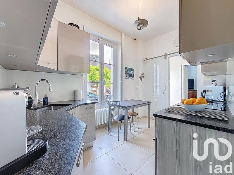 Maison - 233 m² - 8 pièces