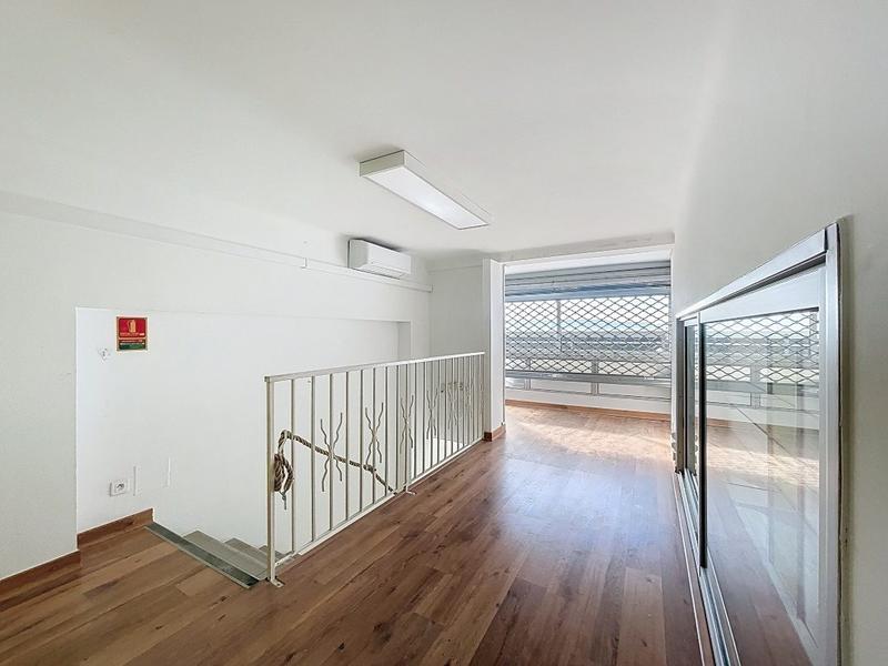 Local d'activités - 75 m²