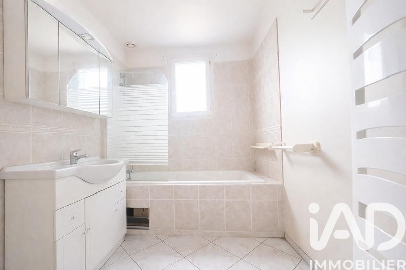 Maison - 99 m² - 5 pièces