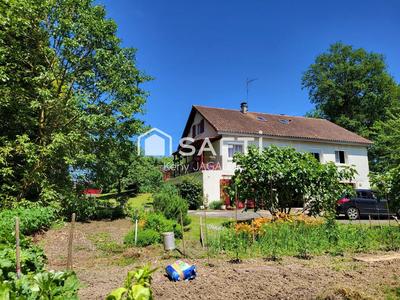 Maison - 211 m² - 8 pièces