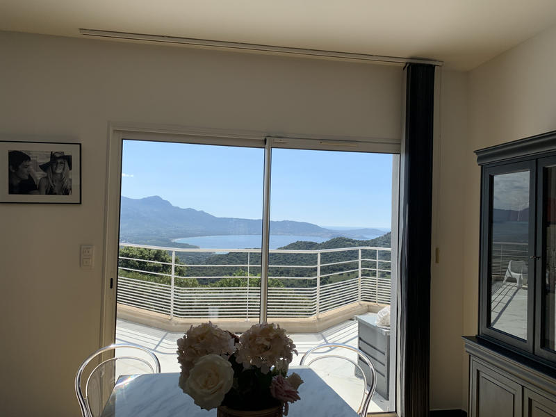 Villa - 185 m² - 6 pièces