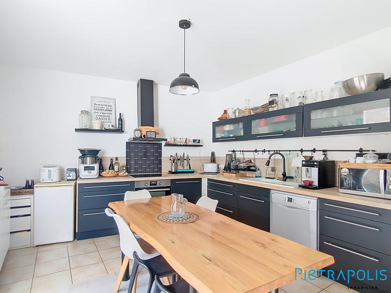 Maison - 260 m² - 5 pièces