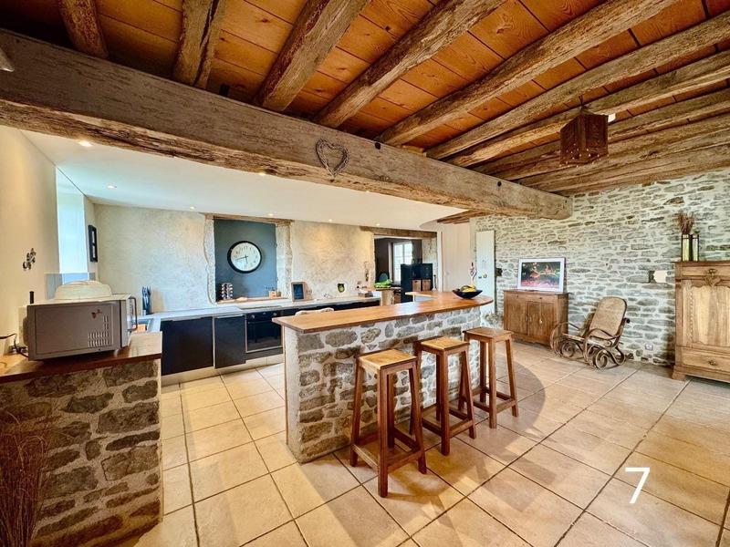 Corps de ferme - 368 m² - 11 pièces