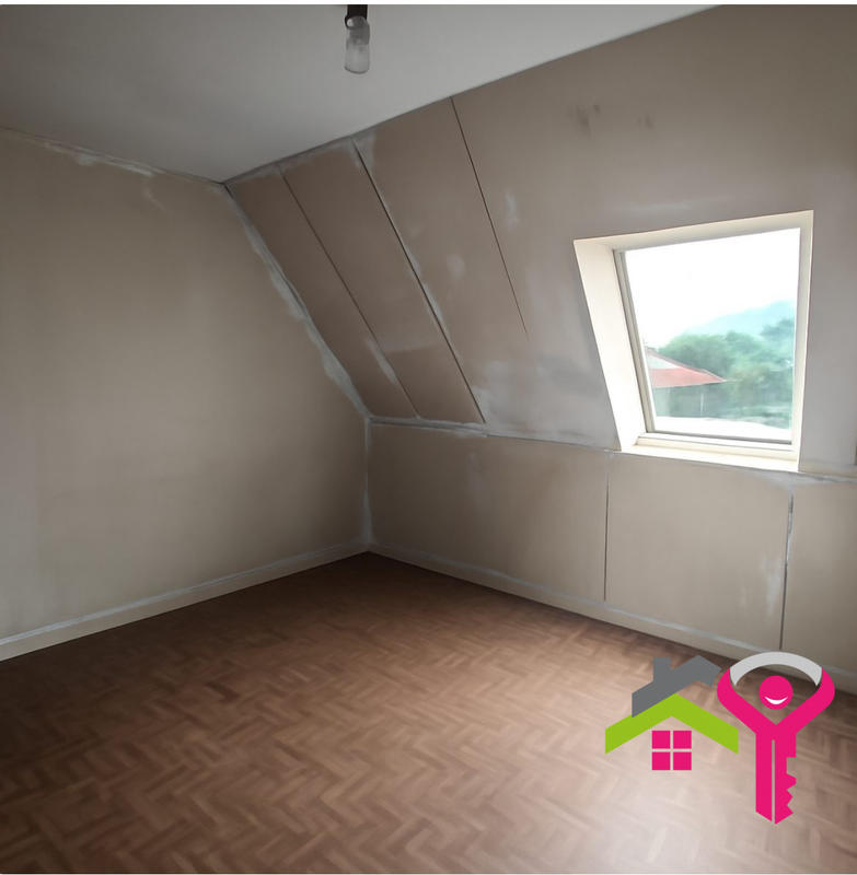 Maison - 93 m² - 6 pièces