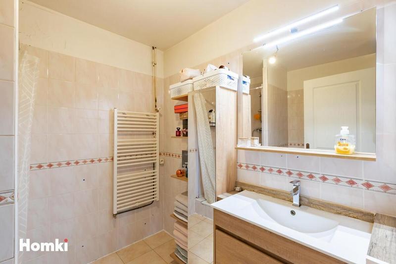 Maison - 250 m² - 8 pièces