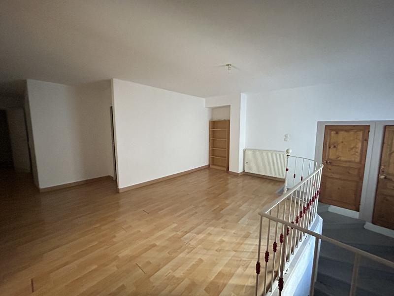 Appartement - 161 m² - 3 pièces